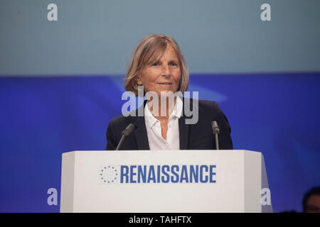 Réunion de la 'renaissance' groupe du parti République La DREM en mars pour les élections européennes en français avec le chef de la liste Nathalie Loiseau Banque D'Images