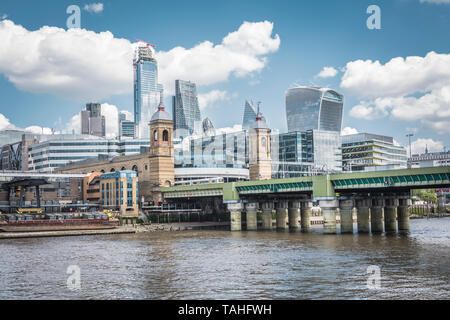 Gare de Cannon Street et station de transfert de déchets de Walbrook Wharf, Upper Thames Street, City of London, EC4, Angleterre, ROYAUME-UNI Banque D'Images