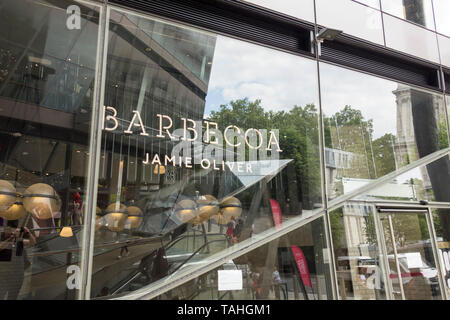 Extérieur de Jamie Oliver's restaurant Barbecoa, nouveau changement, City of London, London, EC4 Banque D'Images