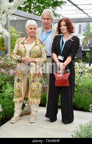 Dame Judi Dench, Daniel Mills, Finty Williams, Press Day, RHS Chelsea Flower Show, Londres. ROYAUME-UNI Banque D'Images