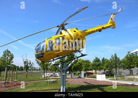 MUNICH, ALLEMAGNE - le 19 mai 2019 Aéroport de Munich parc visiteur, ADAC de sauvetage par hélicoptère sur l'affichage Banque D'Images