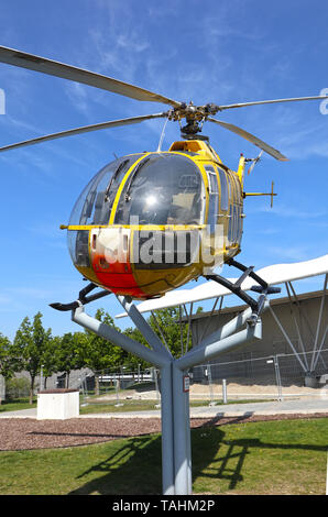 MUNICH, ALLEMAGNE - le 19 mai 2019 Aéroport de Munich parc visiteur, ADAC de sauvetage par hélicoptère sur l'affichage Banque D'Images