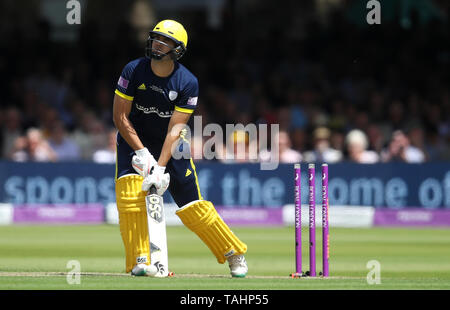 Hampshire, l'Rilee Rossouw réagit après avoir été bouleversés par le Somerset Jamie Overton pendant la finale de la coupe d'une London Royal à Lord's, Londres. Banque D'Images