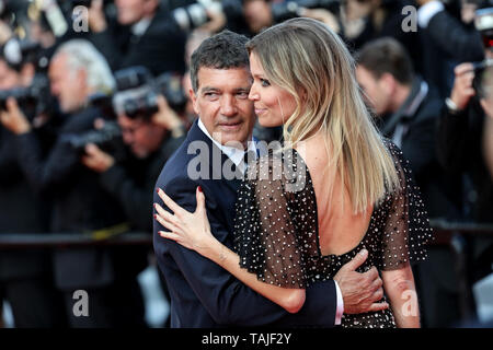 CANNES - le 25 mai : Nicole Kimpel et Antonio Banderas arrive à la première de ' CÉRÉMONIE DE CLOTURE / HORS NORMES ' pendant le Festival de Cannes 2019 le 25 mai 2019 au Palais des Festivals à Cannes, France. (Photo par Lyvans/MediaPunch Boolaky/imageSPACE) Banque D'Images