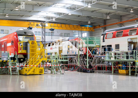 Görlitz, Allemagne, le 25 mai 2019 - Production de wagons à deux niveaux à l'usine de Bombardier à Görlitz (Saxe/Allemagne). Banque D'Images