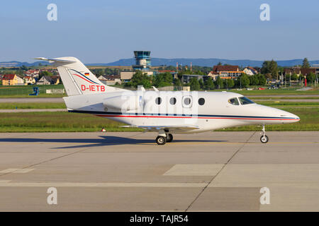 Stuttgart/Allemagne, 22 août 2019 : jet d'affaires de Raytheon Premier 1 390 à l'aéroport de Stuttgart. Banque D'Images