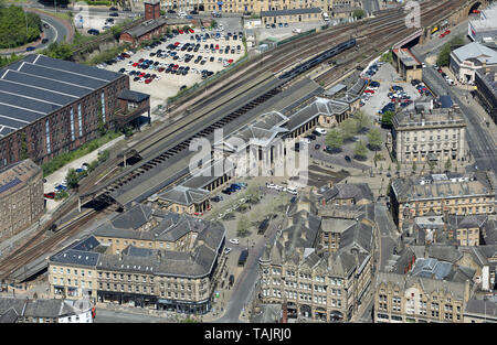 Vue aérienne de la gare de Huddersfield, Yorkshire de l'Ouest Banque D'Images