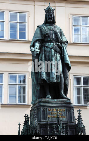 Statue néo-gothique de Charles lV à Prague Banque D'Images