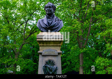 Buste en bronze du poète irlandais Thomas Moore dans le Prospect Park, Brooklyn Banque D'Images