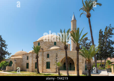 Hala Sultan Tekke sanctuaire musulman mosquée situé près du lac salé de Larnaca. Chypre Banque D'Images