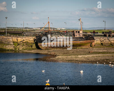 Bateaux dans le port de Claddagh Galway - photographie de voyages Banque D'Images