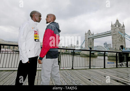 Une séance de photos pour le Marathon de Londres 2019 à l'hôtel Tower à Londres comprend : Sir Mo Farah, Eliud Kipchoge Où : London, Royaume-Uni Quand : 24 Avr 2019 Crédit : WENN.com Banque D'Images