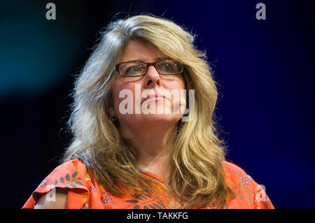 Universitaire féministe américaine Naomi Wolf auteur écrivain et ancien conseiller politique générale sur la scène du festival Hay Hay-on-Wye Powys Pays de Galles UK Banque D'Images