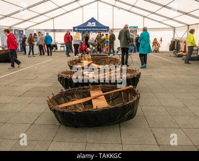 Belfast, en Irlande du Nord, Royaume-Uni - 25 mai 2019 : Titanic Belfast Festival Maritime dans Titanic Quarter. Currach sur l'affichage. Banque D'Images