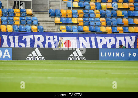 Stade de Gdynia, Gdynia, Pologne - 26 mai, 2019 : Japon Ultras Nippon flag vu pendant la Coupe du Monde U-20 de la FIFA match entre le Mexique et le Japon (GROUPE B) à Gdynia. (Score final ; Mexique 0:3 Japon) Banque D'Images