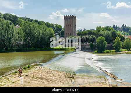 San Niccolo Weir à Florence lors d'une journée ensoleillée Banque D'Images