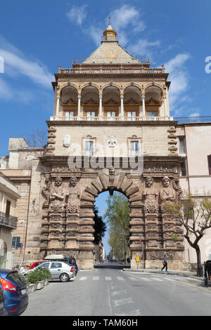 Porta Nuova, Palerme, Sicile, Italie. Banque D'Images