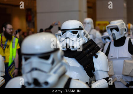 Les gens déguisés en storm troopers de Star Wars Celebration 2019 - Chicago, IL Banque D'Images