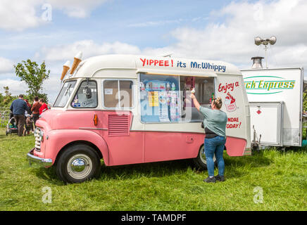 Midleton, Cork, Irlande. 26 mai, 2019.Kristene O'Regan de Kilworth est elle-même un cornet de crème glacée de Monsieur Whippy au Salon de l'agriculture à Coppingerstown Midleton Co. Cork, Irlande. Crédit : David Creedon/Alamy Live News Banque D'Images