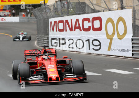 Monte Carlo, Monaco. 26 mai , 2019. Sebastian Vettel de la Scuderia Ferrari sur la voie pendant le Grand Prix F1 de Monaco Crédit : Marco Canoniero/Alamy Live News Banque D'Images