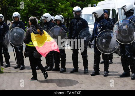 Bruxelles, Belgique. 26 mai, 2019. Jaune se rassemblent à la gare de Bruxelles-Nord à organiser une manifestation. Credit : ALEXANDROS MICHAILIDIS/Alamy Live News Banque D'Images