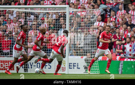 Ben Purrington (prêt de Rotherham United) de Charlton Athletic célèbre son premier but au cours de l'équipe Sky Bet 1 Play-Off ligue match final entre Charlton Athletic et Sunderland au stade de Wembley, Londres, Angleterre le 26 mai 2019. Photo par Andy Rowland. Banque D'Images