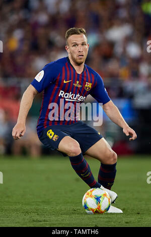 25 mai 2019, Stade Benito VillamarIn, Séville, Espagne : la Copa del Rey, finale de football FC Barcelone contre Valence ; Arthur au poste de FCB comme Barca rechercher d'un objectif Banque D'Images