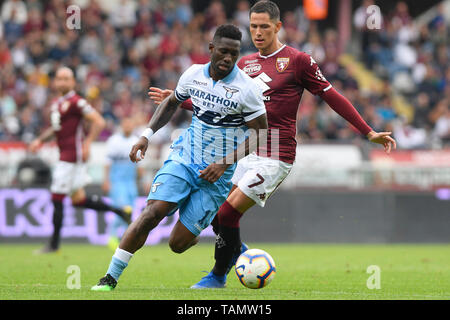 26 mai 2019, Stade Olympique Grande Torino, Turin, Italie, Serie A football, Torino contre Lazio ; Bastos du Latium contrôle le ballon à l'avenir Banque D'Images