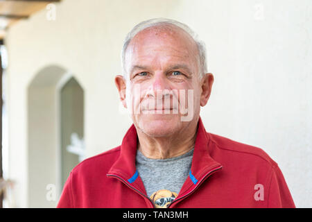 Portrait von Peter Hahne, deutscher, Fernsehmoderator waehrend der auf dem Skiurlaub Bettmeralp, Wallis, Schweiz, am Samstag 20. Avril 2019. (Photo : Dominic Steinmann) Banque D'Images