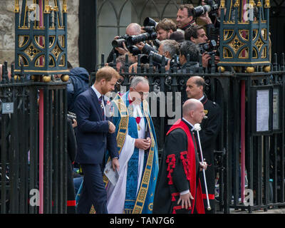 Son Altesse Royale le prince Harry et la duchesse de Cambridge de quitter l'abbaye de Westminster après le service de commémoration et d'action sur l'ANZAC day. Comprend : le prince Harry, duc de Sussex, où : London, Royaume-Uni Quand : 25 Avr 2019 Crédit : Wheatley/WENN Banque D'Images