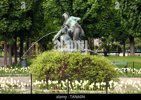 Nymphe de fontaine avec des statues de Volksgarten Vienne Autriche Banque D'Images