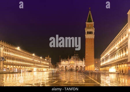 Nuit à Venise, célèbre place San Marco la nuit à Venise, Italie, Banque D'Images