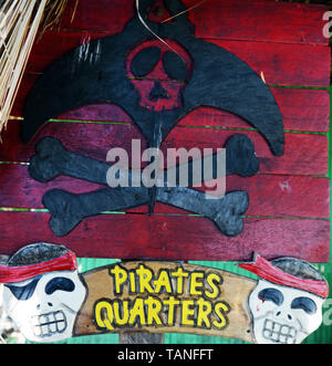 Dans les quartiers pirates pirates X camp sur Sebayur Besar island. Banque D'Images