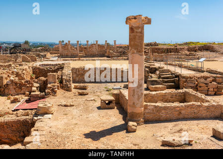 Colonnes antiques en ruines de Parc archéologique de Paphos. Chypre Banque D'Images