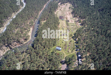 Drone vue d'Gorno-Altai avec vue sur le jardin botanique. La Russie, de l'Altaï Banque D'Images