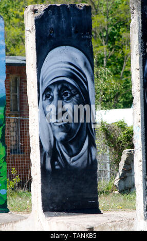 Mauerstueck ein mit dem man von Mutter Theresa (nur für redaktionelle Verwendung. Keine Werbung. Http://www.360-berlin.de. Referenzdatenbank : © Banque D'Images