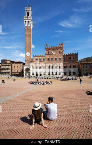 Pubblico Palace (hôtel de ville) dans la Piazza del Campo, Sienne, Province de Sienne, Toscane, Italie, Europe Banque D'Images