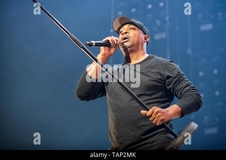 Norvège, Oslo - le 23 mai 2019. Le groupe de rap américain Public Enemy effectue un concert live dans le cadre de l'activité des dieux de rap à Oslo Spektrum d'Oslo. Ici le rappeur Chuck D est vu sur scène. (Photo crédit : Gonzales Photo - Terje Dokken). Banque D'Images