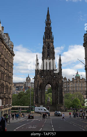 Le Scott Monument situé sur Princes Street d'Édimbourg, en Écosse. Banque D'Images