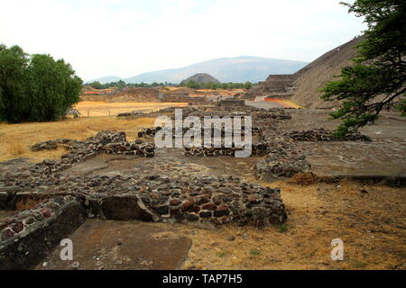 Pyramides de Teotihuacan, Cité préhispanique, Site du patrimoine mondial de l'UNESCO, le Mexique. Banque D'Images