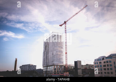 Bâle, Suisse - 25 décembre 2017 : bâtiment en construction dans le centre-ville par une journée d'hiver Banque D'Images