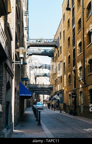 Londres, Royaume-Uni - Mai 14, 2019 : Avis de Butler quai. C'est un bâtiment historique sur la rive sud de la Tamise, près de Tower Bridge, maintenant hou Banque D'Images