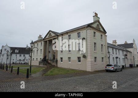 Irvine, Scotland, UK - 25 mai 2019 : façades de bâtiment de style géorgien de l'Irvine Harbourside de réaménagement à Linthouse Vennel. Banque D'Images