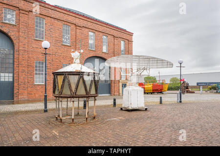 Irvine, Écosse, Royaume-Uni - Mai 25, 2019 : Musée Maritime du port d'Irvine Ayrshire du nord de l'Écosse à la recherche sur certaines machines maritime ancienne qui sont sur Banque D'Images