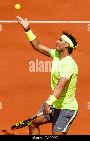 Paris, France. 27 mai, 2019. Rafael Nadal de l'Espagne en action au cours de son 1er tour à l'Open de France 2019 Tournoi de tennis du Grand Chelem à Roland Garros, Paris, France. Frank Molter/Alamy live news Banque D'Images