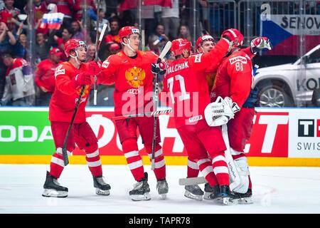 Bratislava, Slovaquie. 26 mai, 2019. Les joueurs de la Russie célèbre la victoire après le 2019 Championnat du monde de hockey 2009 Slovaquie Médaille de Bronze match entre la Russie et la République tchèque à Ondrej Nepela Arena à Bratislava, Slovaquie, le 26 mai 2019. La Russie a gagné 3-2 après la fusillade. Credit : Pawel Andrachiewicz/Xinhua/Alamy Live News Banque D'Images