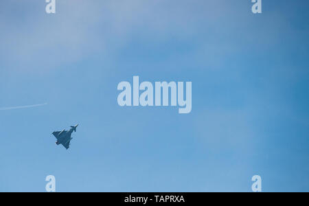 Munster, Allemagne. 20 mai, 2019. Au cours d'une manifestation de très haut degré de disponibilité de l'Équipe spéciale mixte (VJTF) un Eurofighter de mouches. En 2019, l'Allemagne sera responsable de la force de réaction rapide de l'OTAN. Credit : Christophe Gateau/dpa/Alamy Live News Banque D'Images