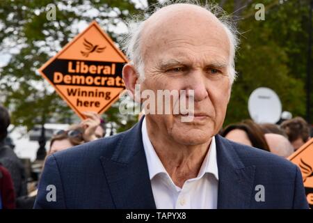 Londres, Royaume-Uni. 27 mai 2019. Vince Cable a été rejoint par des militants du parti et trois nouveaux députés à Londres pour célébrer le meilleur jamais démocrate libéral élection européenne suite à l'histoire du parti. Lambeth Palace, London. UK Crédit : michael melia/Alamy Live News Banque D'Images