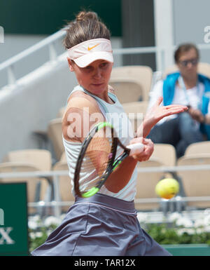 Paris, France. 27 mai, 2019. Veronika Kudermetova (RUS) bat Caroline Wozniacki (DEN) 6-0, 3-6, 3-6, à l'Open de France se joue à Stade Roland-Garros à Paris, France. © 2019 Tennisclix/Kinne Karla/CSM/Alamy Live News Banque D'Images