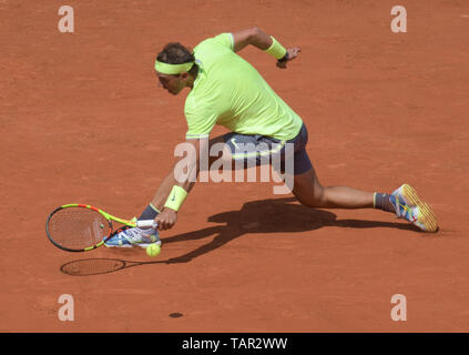 Paris, France. 27 mai, 2019. Rafael Nadal (ESP) bat Yannick Hanfmann (GER) 6-2, 6-1, 6-3, à l'Open de France se joue à Stade Roland-Garros à Paris, France. © 2019 Tennisclix/Kinne Karla/CSM/Alamy Live News Banque D'Images